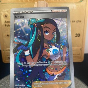 Carte Pokémon Nessa Trainer's 183/192 Holographique - Proxy - Haute Qualité - Carte à collectionner version ANG