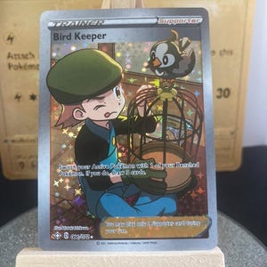 Carte Pokémon Bird keeper Trainer's 66/72 Holographique - Proxy - Haute Qualité - Carte à collectionner version ANG