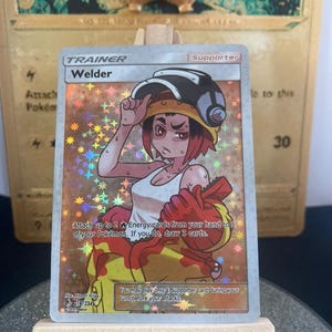 Carte Pokémon Welder Trainer's 214/234 Holographique - Proxy - Haute Qualité - Carte à collectionner version ANG