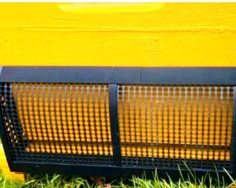 Museruola per calabroni asiatici – Trappola per calabroni asiatici | Arnia Dadant da 10 telaini – Pavimento in legno – ASA resistente ai raggi UV