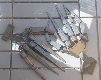 Articulated Skeleton Hand Gloves: Cyberpunk Cosplay Gauntlets - Lightweight Poseable Prop Hands