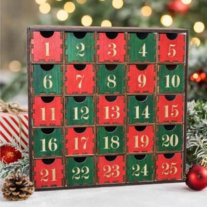 Christmas Countdown Calendar with Deep Drawers and Backside Graphic > < Advent Calendar zdjęcie 1