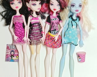 Choisissez des poupées Monster High - Abbey Bominable Draculaura Dead Fated save Frankie Skull Shores