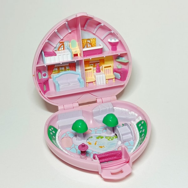Polly's country cottage  Polly Pocket compact 1989 pink heart Bluebird toys vintage compact only