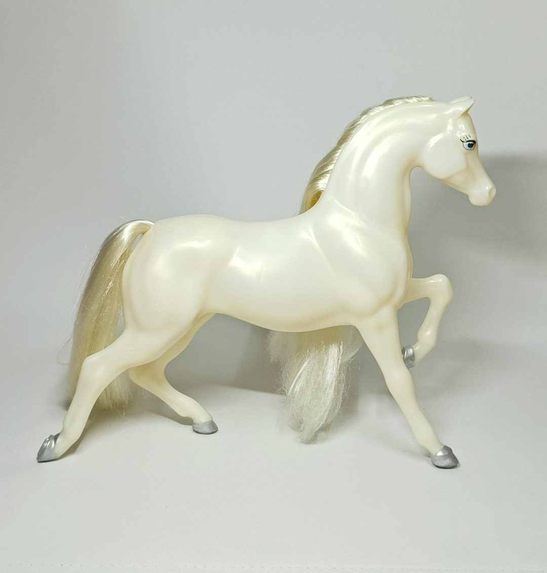 White barbie horse sales