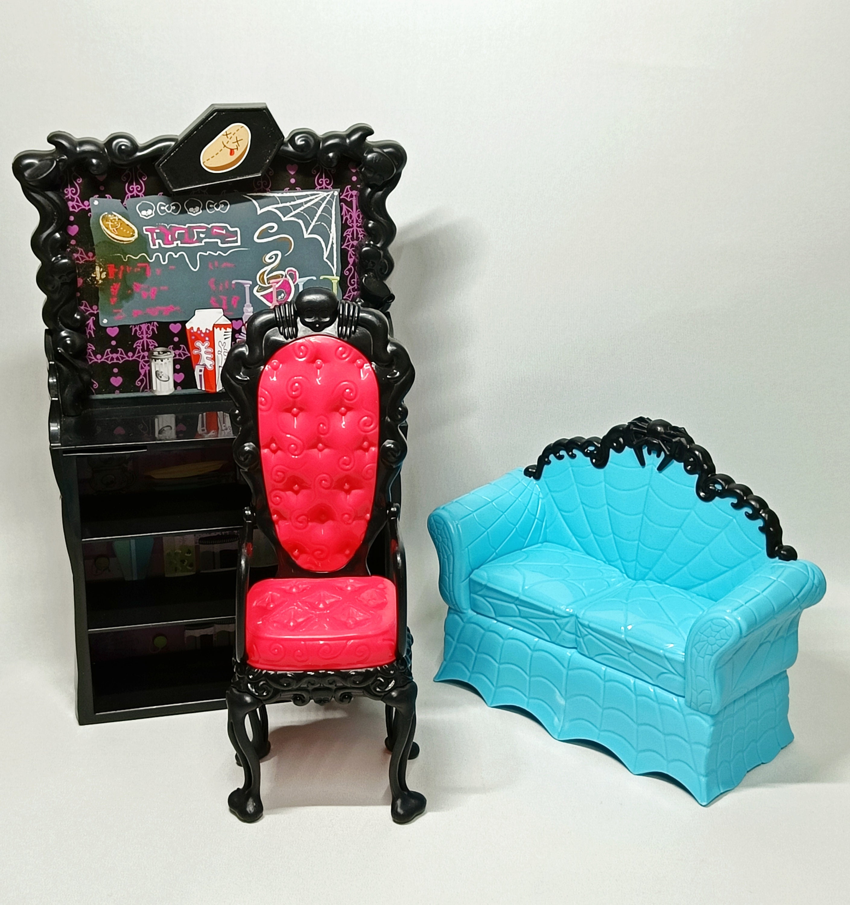 Monster High Coffin Bean Doll Gothic Furniture Blue & Black Couch Spider  Web