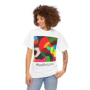 T-shirt ModArtLine exclusif, T-shirt d'art moderne, L'op art rencontre le Mid-Century moderne, Couleurs vives, Ambiance urbaine sophistiquée