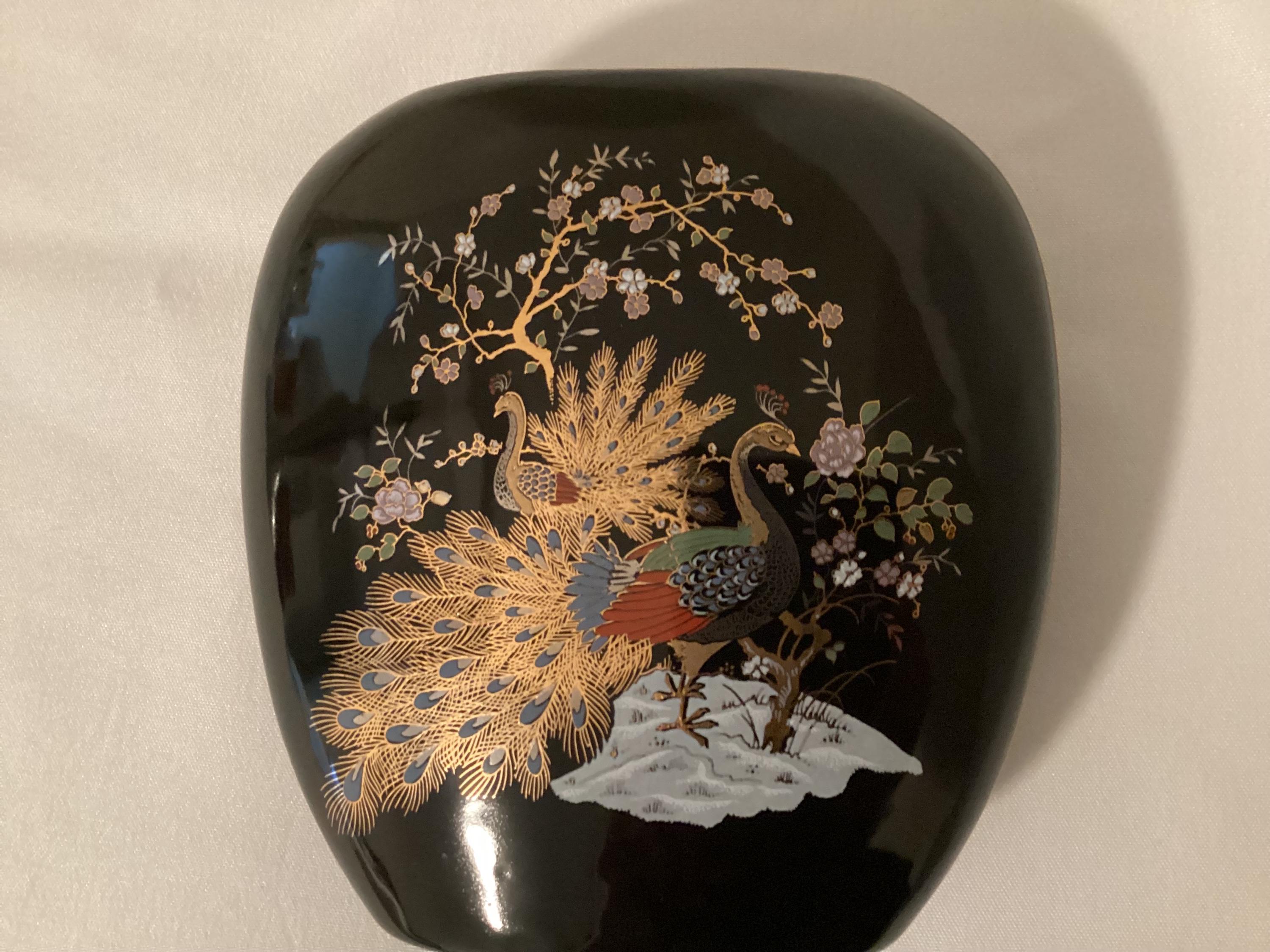 孔雀と花のデザインが施されたヴィンテージの日本製花瓶 - Etsy 日本