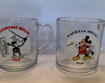 2 tazas conmemorativas de Mickey Mouse de vidrio de 8 oz.