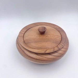 bol unique en bois avec couvercle tourné, porte-bonbons fait main, pièce maîtresse rustique décorative, décoration intérieure, design de table, cadeau de Noël, orme