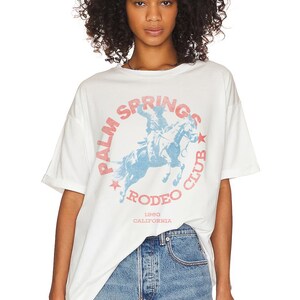 Palm Springs Rodeo 1980 Graphic Tee - Western Cowboy Cowgirl T-Shirt - Vintage Chic Minimalist Shirt Design - Soft 100% Cotton - Relaxed Fit