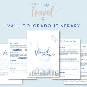 Könnte beinhalten: Ein Reiseplan für Vail, Colorado, mit einem blauen und weißen Aquarellhintergrund, der eine Bergkette zeigt. Der Reiseplan umfasst Aktivitäten wie Hundeschlittenfahren, Schneeschuhwandern, Eislaufen und Einkaufen. Er listet auch Restaurants in Vail und Möglichkeiten auf, sich in der Gegend fortzubewegen.