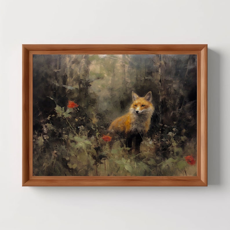 Puede incluir: Una pintura de un zorro rojo de pie en un entorno de bosque. El zorro est&aacute; mirando directamente al espectador. El fondo es una escena de bosque borrosa con follaje verde y &aacute;rboles. Hay flores rojas en primer plano.