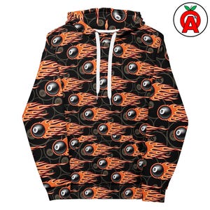 Puede incluir: Sudadera con capucha negra con un patrón repetido de bolas ocho en llamas. Las llamas son naranjas y amarillas, y las bolas ocho son negras con números blancos. La sudadera tiene un cordón blanco y una capucha.