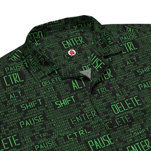 Binaire code toetsenbord commandopatroon, volwassen uniseks all-over ontspannen pasvorm button-up shirt, programmeur Tech Aloha shirt, cadeau systeembeheerder afbeelding 2