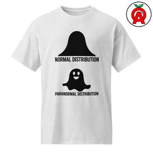 Op de afbeelding: Lichtgrijs t-shirt met een zwarte afbeelding. De afbeelding toont twee spookachtige vormen, de ene boven de andere, met de tekst "NORMAL DISTRIBUTION" boven de bovenste vorm en "PARANORMAL DISTRIBUTION" eronder.