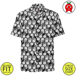 Camisa unisex de corte relajado con botones y estampado de cartas de póker para adultos, ideal para casinos, juegos de azar, atuendos de Las Vegas y juegos de cartas.