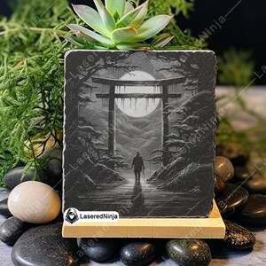 Samurai Torii Gate Giapponese Sacro Ninja Assassino Gateway Sottobicchiere Laser Brucia in scala di grigi Immagine PNG Incidere File in bianco e nero Slate Etch CO2 Cnc immagine 6