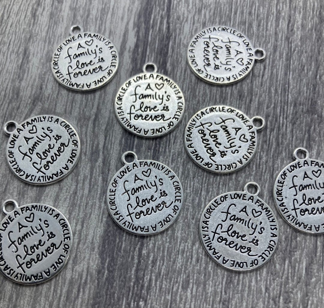 家族の愛は永遠」チャーム | 10個または20個 | チベット風名言ペンダント | ファミリージュエリー＆クラフト用品 UK - Etsy 日本, image size:1080x1027