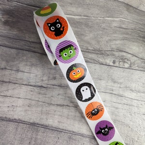 Petits stickers ronds 25 mm sur le thème d'Halloween, fantômes, citrouille, araignée, chauve-souris, chapeau de sorcière, stickers Frankenstein