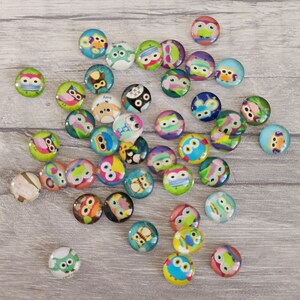 Cabochões de vidro em formato de coruja | Cúpulas redondas de 10 mm com base plana, materiais para artesanato (20 unidades)