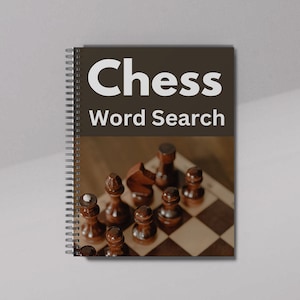 Może przedstawiać: Brązowy notes w spirali z tytułem "Chess Word Search" w białym kolorze. Okładka przedstawia zdjęcie szachownicy z brązowymi pionkami szachowymi.