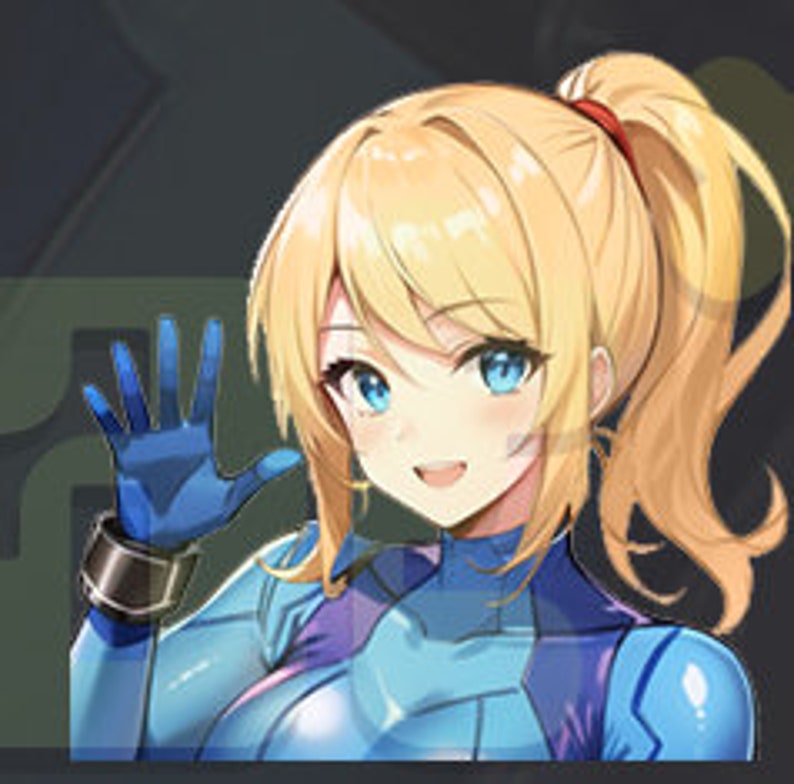 Peut inclure: Une illustration de dessin anim&eacute; d'une femme avec de longs cheveux blonds en queue de cheval, portant une combinaison spatiale bleue et noire. Elle sourit et salue de la main droite.