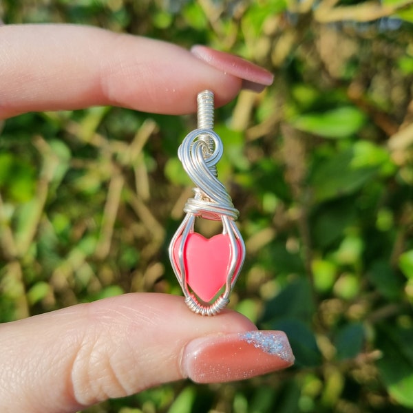 Pink pool ball core heart wire wrapped pendant