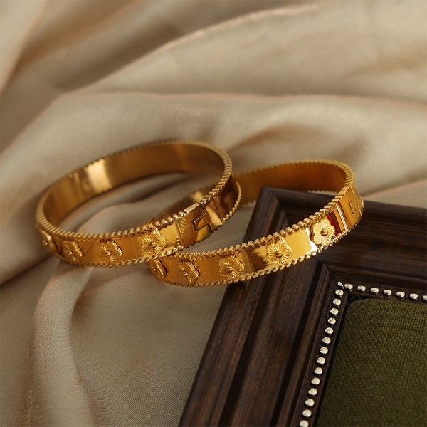 18k Gold Plated Clover Bangle| Clover Bracelet| Gold Bracelet| Leaf Clover Bracelet