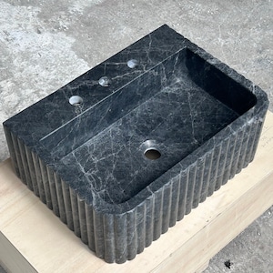 Black marble sink 22’’x16’’x8’’