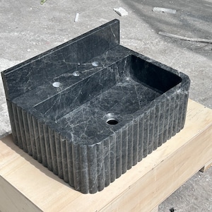 Schwarz-weißes Marmorwaschbecken und Aufsatz 50 x 40 x 20 cm