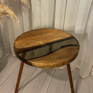 Custom Round Epoxy Coffee Table: Live Edge Wood, Personalized Resin