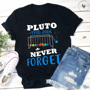 Pluto glöm aldrig läraren vintage-t-shirt, lärarskjorta, lärarliv-skjorta, lärarälskarskjorta, solsystemskjorta, Pluto-skjorta