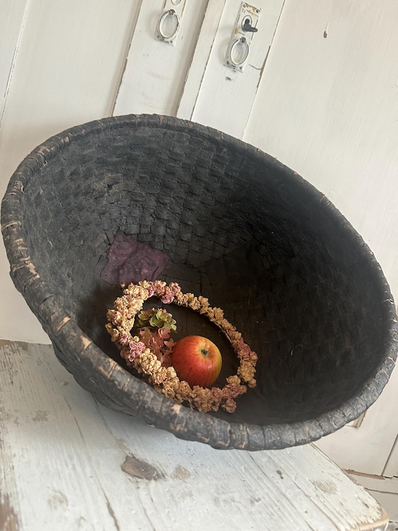 Antique fermentation basket, old bread basket, large handmade straw basket, bread plate, brocante, country house kitchen, decorative basket old antique