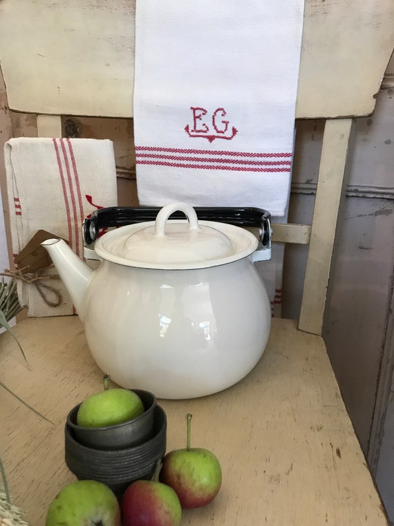 Tea kettle Strömshaga Vintage Retro white