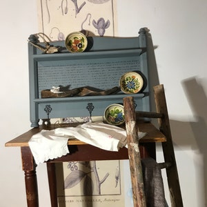 Oude antieke keukenplank vintage shabby
