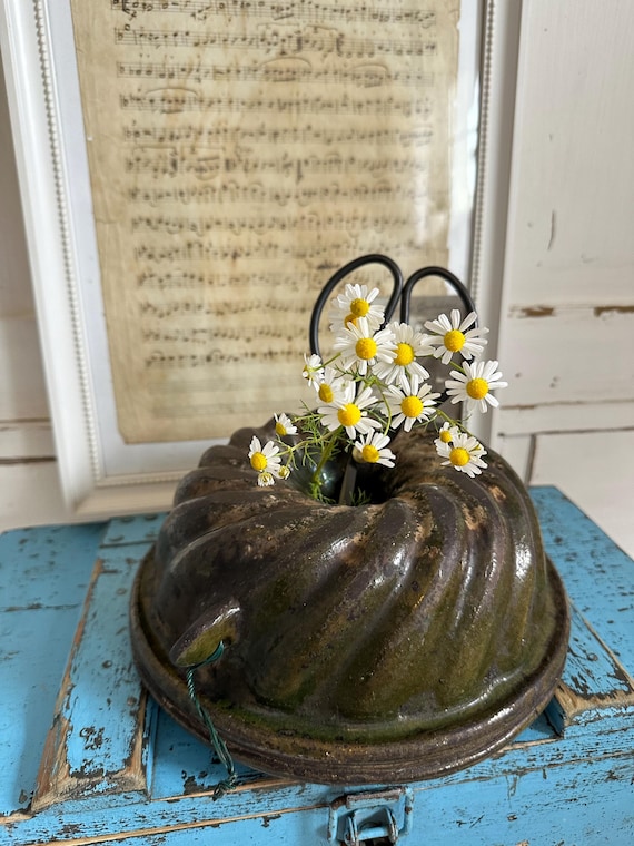 Old antique baking pan ceramic ceramic baking pan decoration vintage green-brown