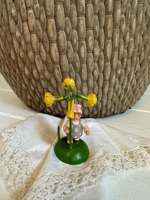 Old antique flower children flower girls Erzgebirge folk art decoration
