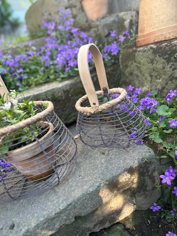 Wire basket in set of 2 storage basket metal