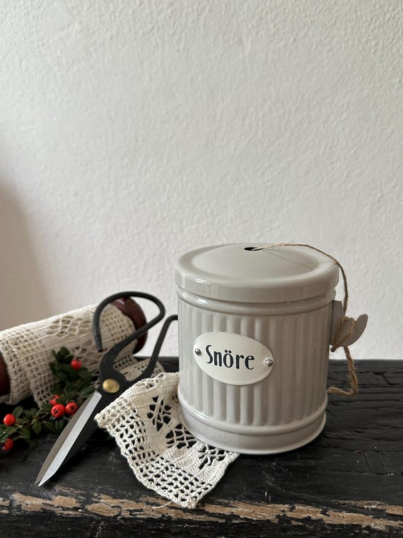 Knitting tin can retro storage tin for embroidery tin can vintage