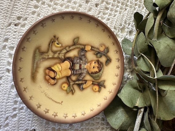 Goebel collector's plate / Meter. J. Hummel annual plate, collector's plate, Made in Germany, vintage