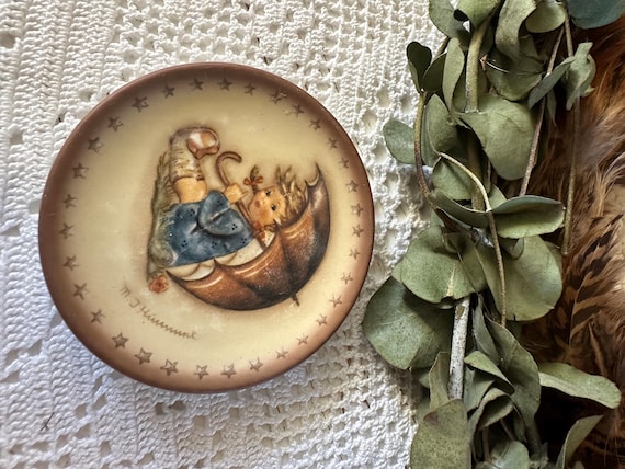 Goebel collector's plate / Meter. J. Hummel annual plate, collector's plate, Made in Germany, vintage