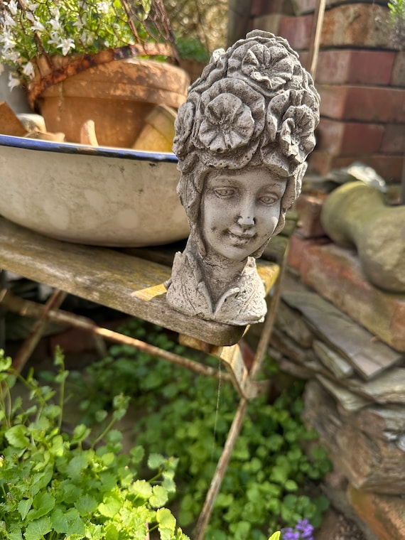 Garden figures stone figures flower girl with iron rod decoration vintage garden