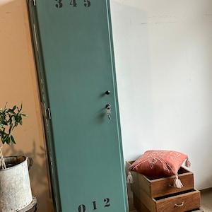 Armoire meuble ancienne armoire de rangement antique style industriel vintage commode rénovée