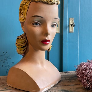 viejo antiguo cabeza de maniquí maniquí clásico