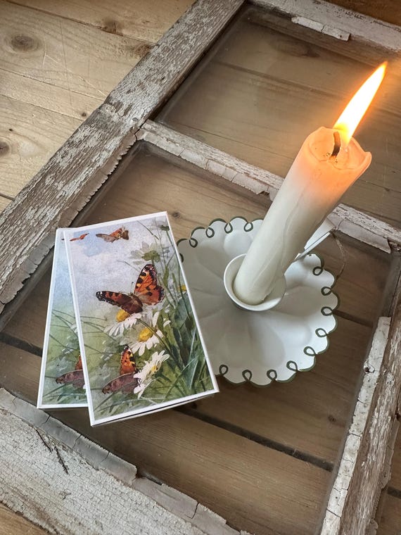 Matches, matchbox, decorative firelighters