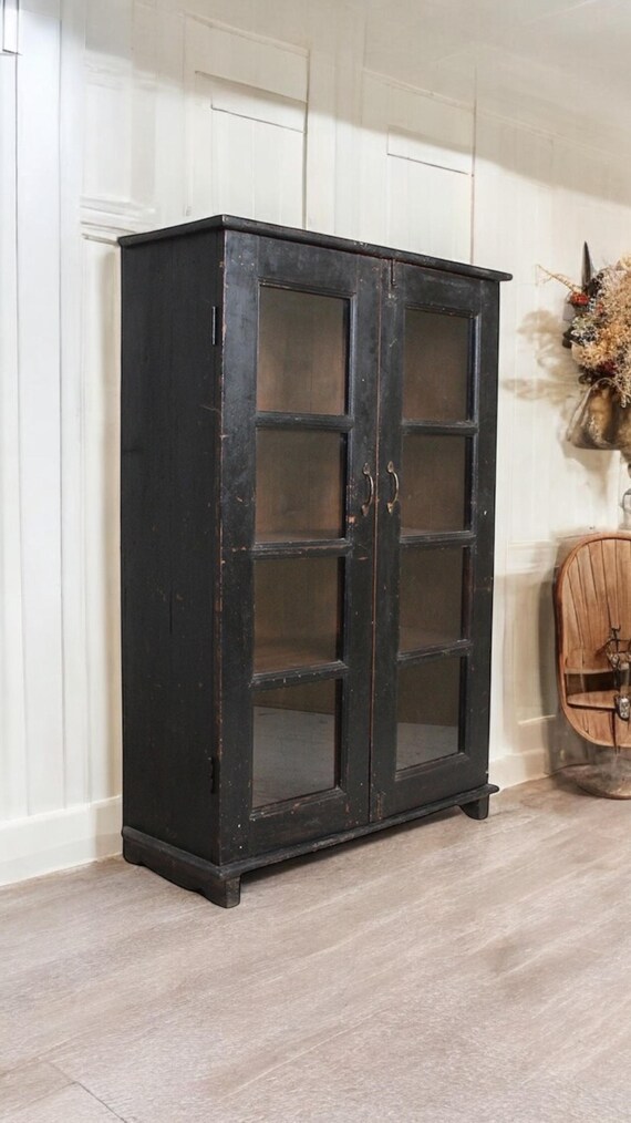 Chest of Drawers Display Cabinet Antique Finish Vintage Sideboard Furniture Cabinet