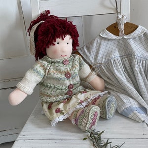 Puppe nach Waldorfart Handarbeit Spielpuppe Handarbeitspuppe
