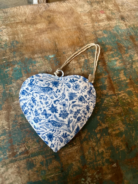 Heart pendant, decorative heart, metal heart, vintage