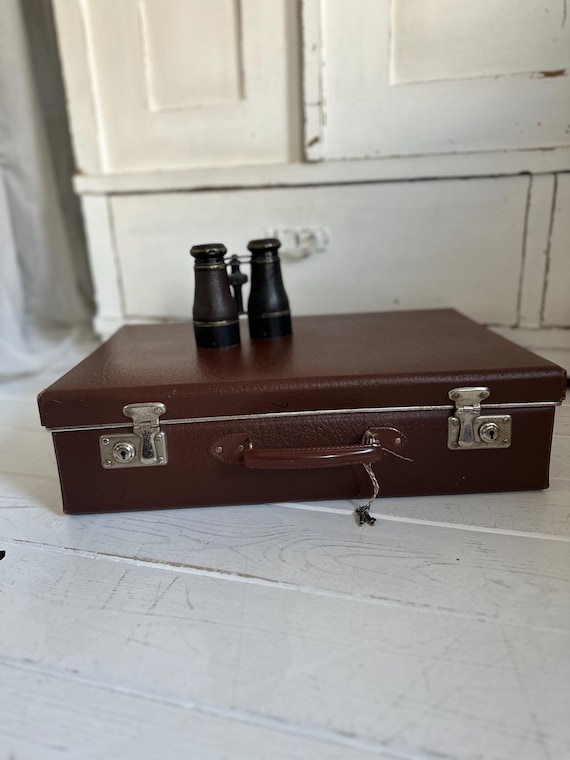 Old antique suitcase, vintage storage, shabby chic